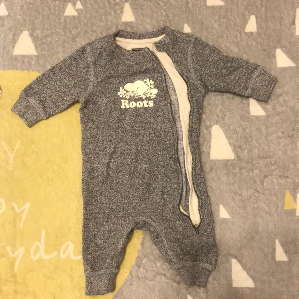 Roots Heather Gray Baby One-Piece Bodysuit with Cream Logo